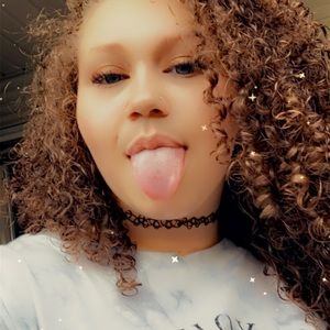 Meet your Posher, Kendra